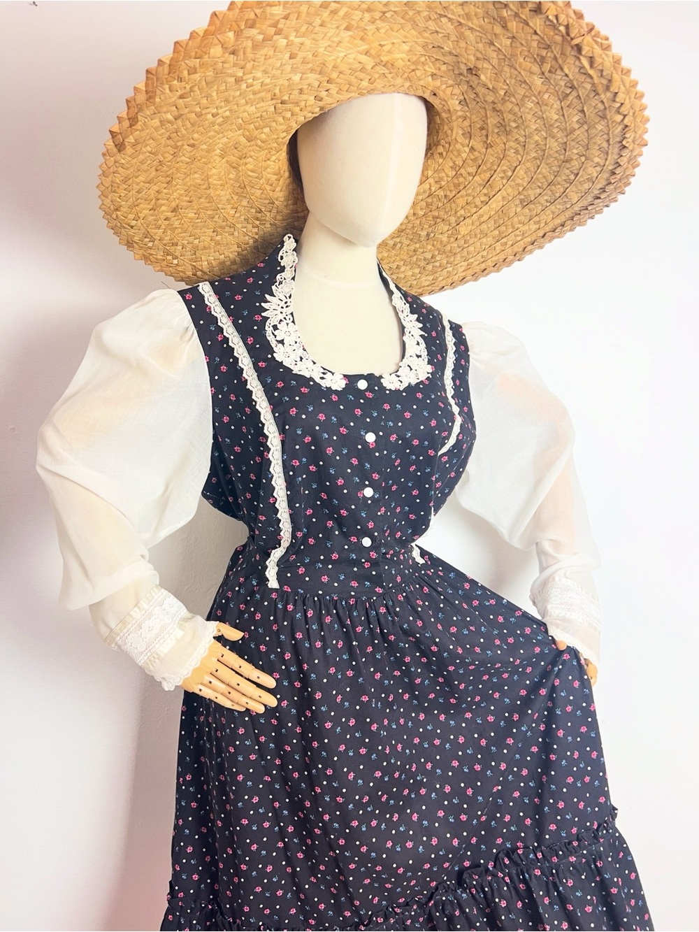 1970’s Vintage JCPenney Fashions Women’s Black Floral Prairie Dress XL 46b